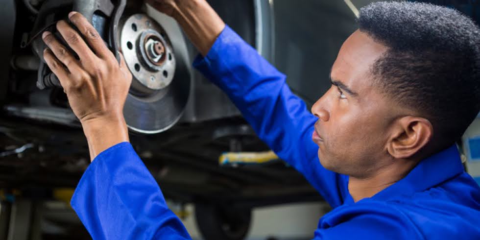 Sistema de Freios do Carro: Quando Trocar Pastilhas, Discos e Fluido de Freio